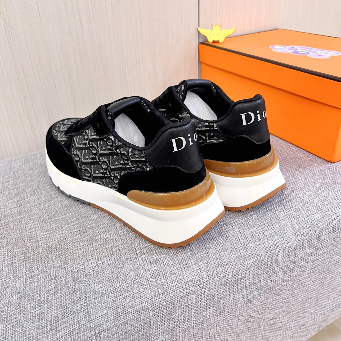 🚘🚘Factory batch 460 men's shoes💰[Dior]🔥Men's high-end brand of shoes official website 1:1 latest masterpiece: the upper is made of Italian imported first-layer cowhide with a comfortable and breathable lining➕original non-slip and wear-resistant outsole🔥, making walking more convenient and comfortable! An exclusive new model, a stunning work, a beautiful 1:1 replica [color] compared to the official quality! Create a fashionable personality to set off your uniqueness! A must-have for trendy men! Classic🔥Size: 38-44 Color: 🔥Multiple colors available🔥.